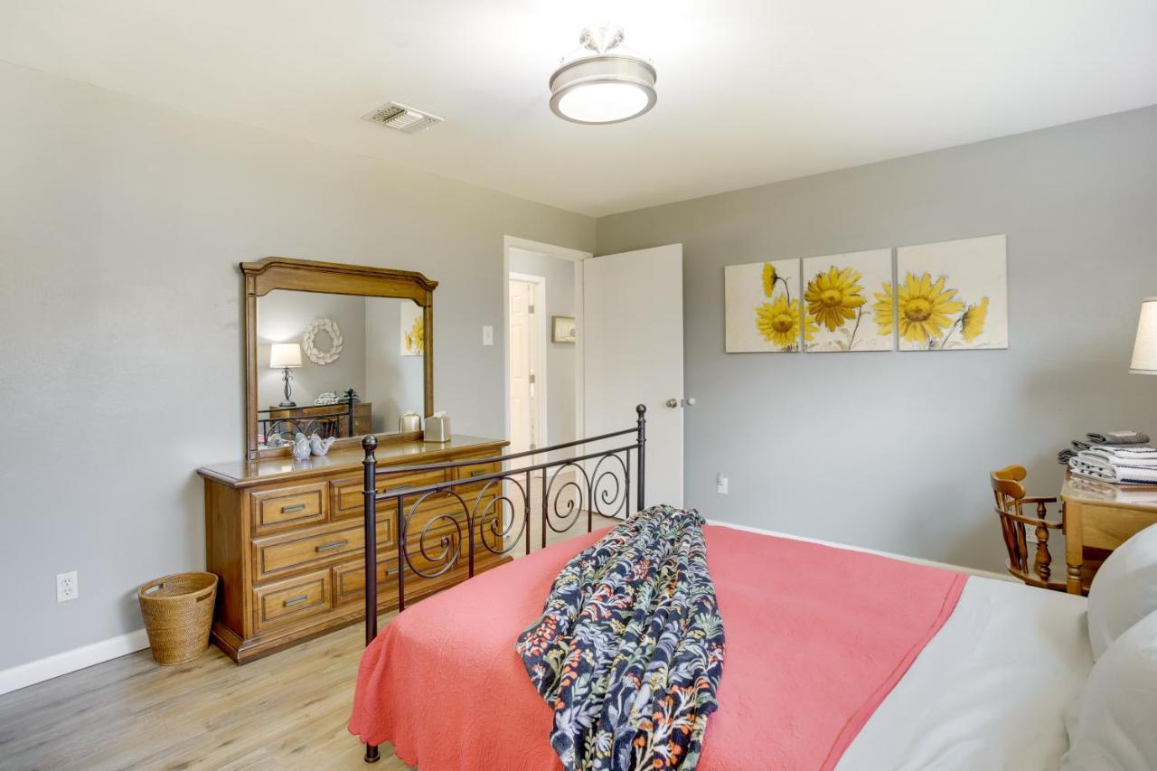 Cozy Shenandoah Home Less Than 2 Mi To The Woodlands Mall! Luaran gambar